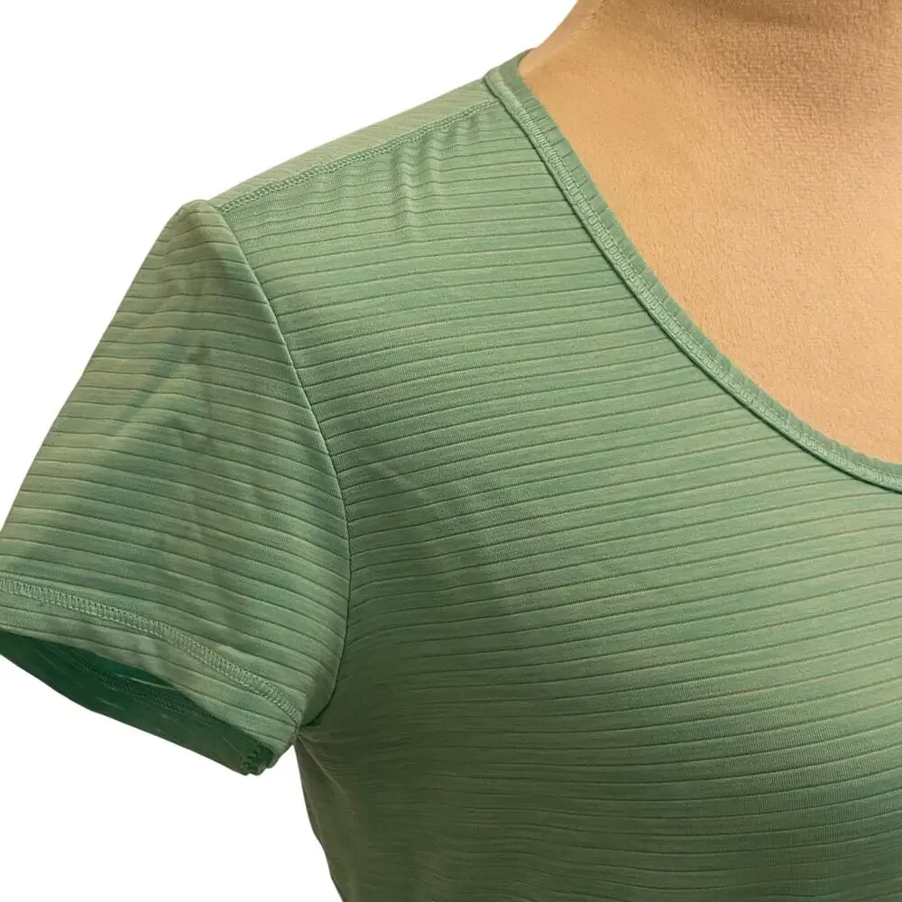 Women's Athleta Size Medium Round Neck Green Workout Short Sleeve T-Shirt Gym